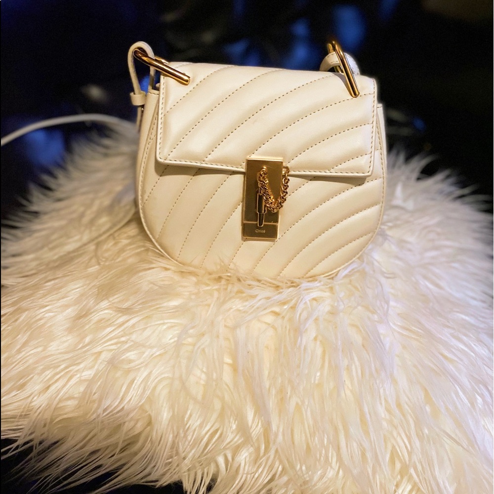 CHLOE
Quilted Bijou Drew Leather Shoulder Bag